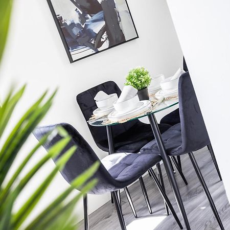 Block Of Apartments In Croydon ,Long Stays , Weekly & Monthly Offers , Contractors , Relocations , Leisure & Family Stays Kültér fotó